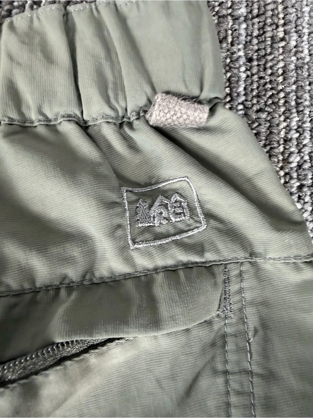 REI Co-op Sahara Men's Convertible Pants M-32 Long Sage Green Zip Off Legs